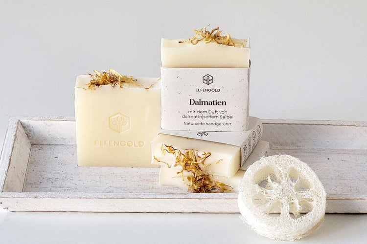 Naturseife mit Orangenduft, dekorativ für das Badezimmer.